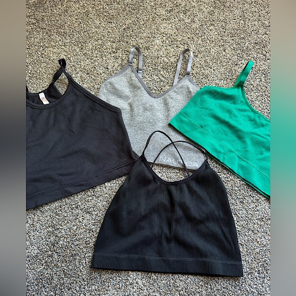 Sport Bra Bundle of 4 Size‎ Medium/large nautica close Auden